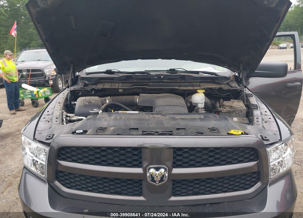 2018 RAM 1500 EXPRESS 4X4 5'7 BOX VIN: 3C6RR7KG2JG230742