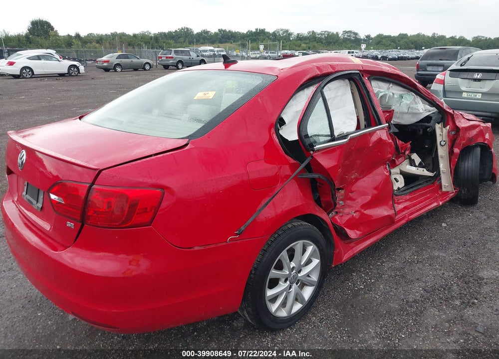 2014 VOLKSWAGEN JETTA 1.8T SE VIN: 3VWD17AJ1EM412198