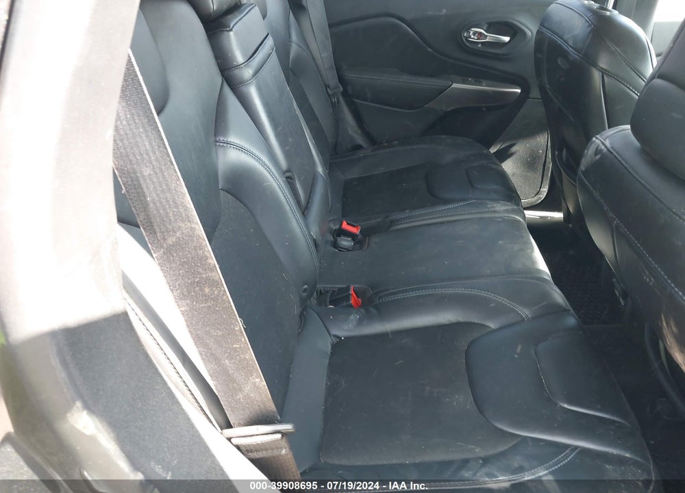2019 JEEP CHEROKEE LATITUDE PLUS 4X4 VIN: 1C4PJMLB4KD389432