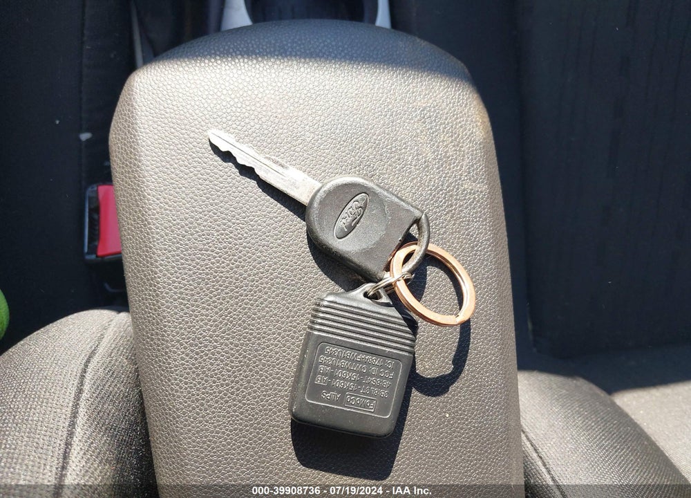 2010 FORD FOCUS SE VIN: 1FAHP3FN3AW278625