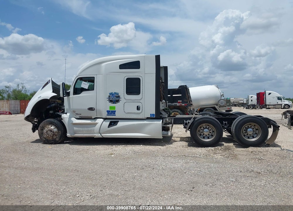 2020 KENWORTH T680 VIN: 1XKYDP9X7LJ377539