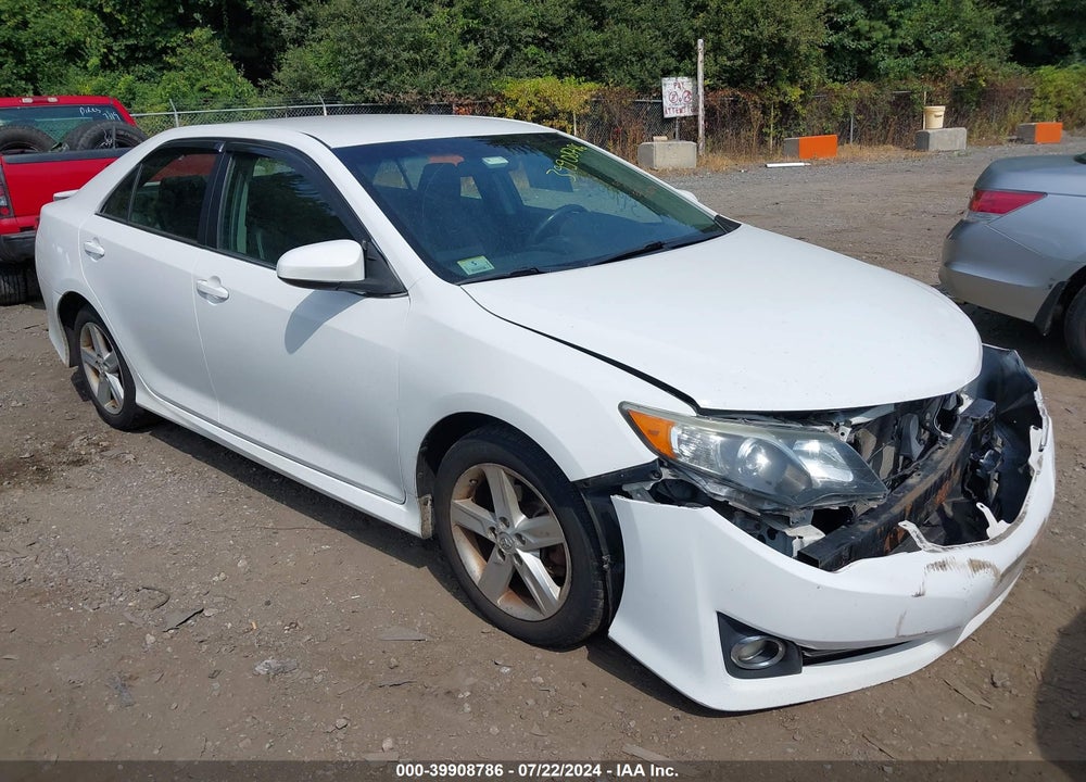 2014 TOYOTA CAMRY SE VIN: 4T1BF1FK6EU351268