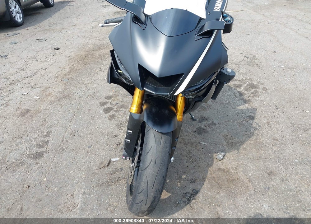 2017 YAMAHA YZFR6 C VIN: JYARJ28Y2HA000173