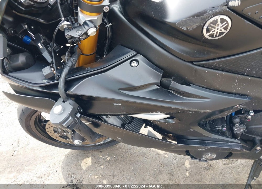 2017 YAMAHA YZFR6 C VIN: JYARJ28Y2HA000173