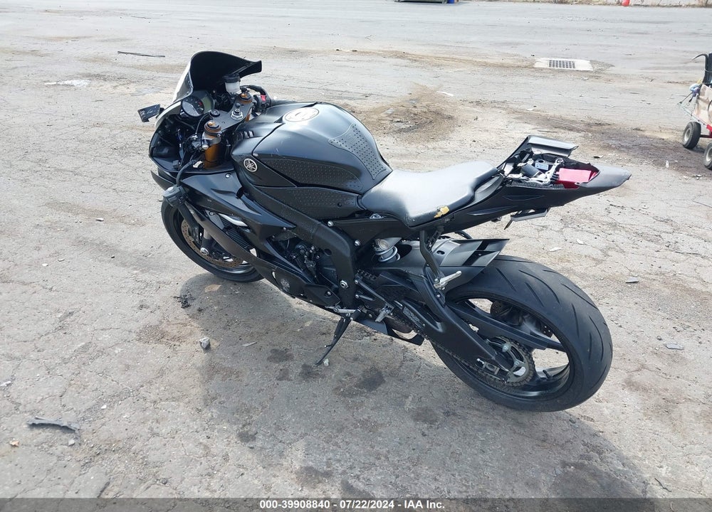 2017 YAMAHA YZFR6 C VIN: JYARJ28Y2HA000173