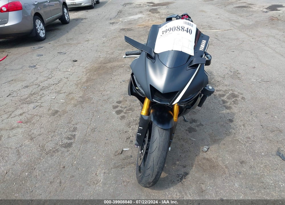 2017 YAMAHA YZFR6 C VIN: JYARJ28Y2HA000173