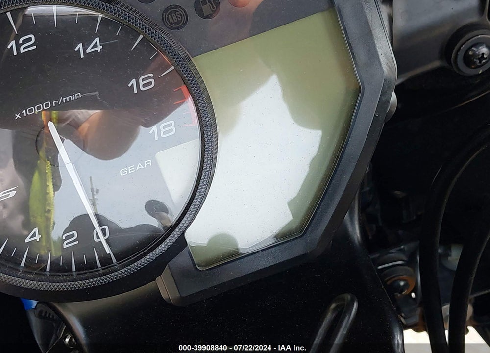 2017 YAMAHA YZFR6 C VIN: JYARJ28Y2HA000173