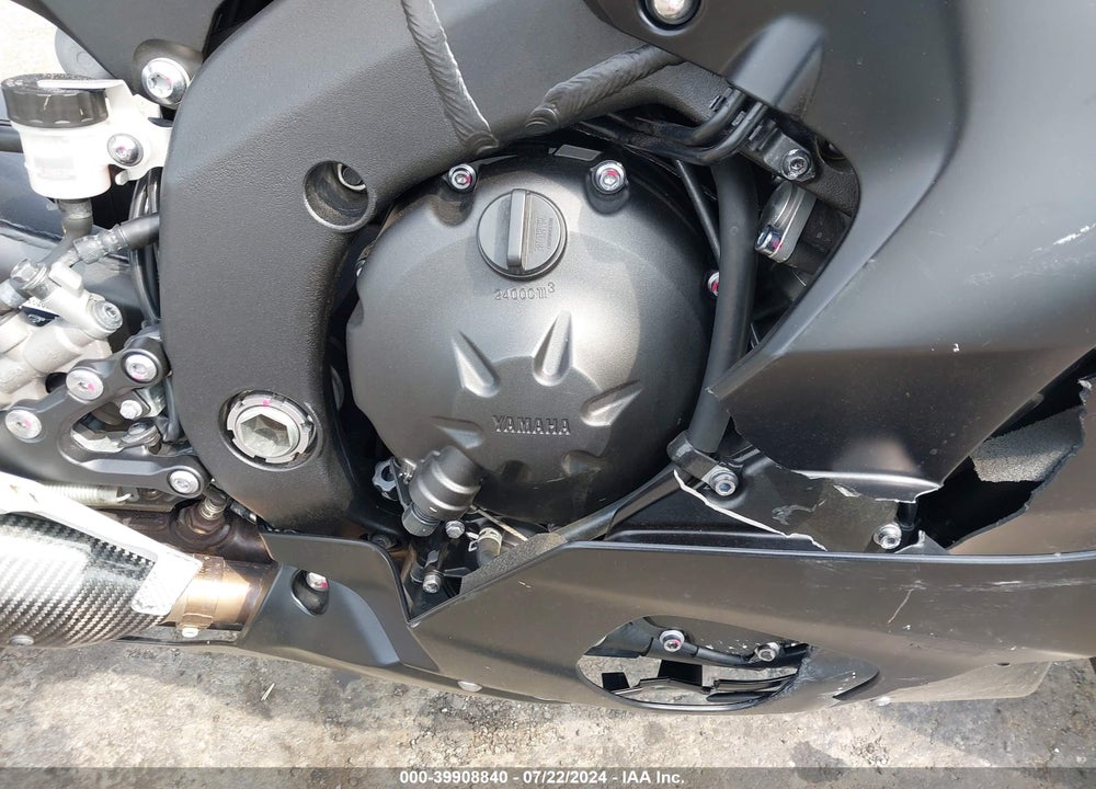 2017 YAMAHA YZFR6 C VIN: JYARJ28Y2HA000173