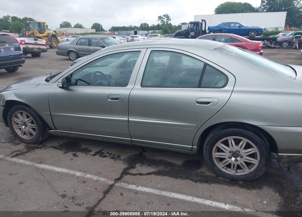 2007 VOLVO S60 2.5T VIN: YV1RS592972608692