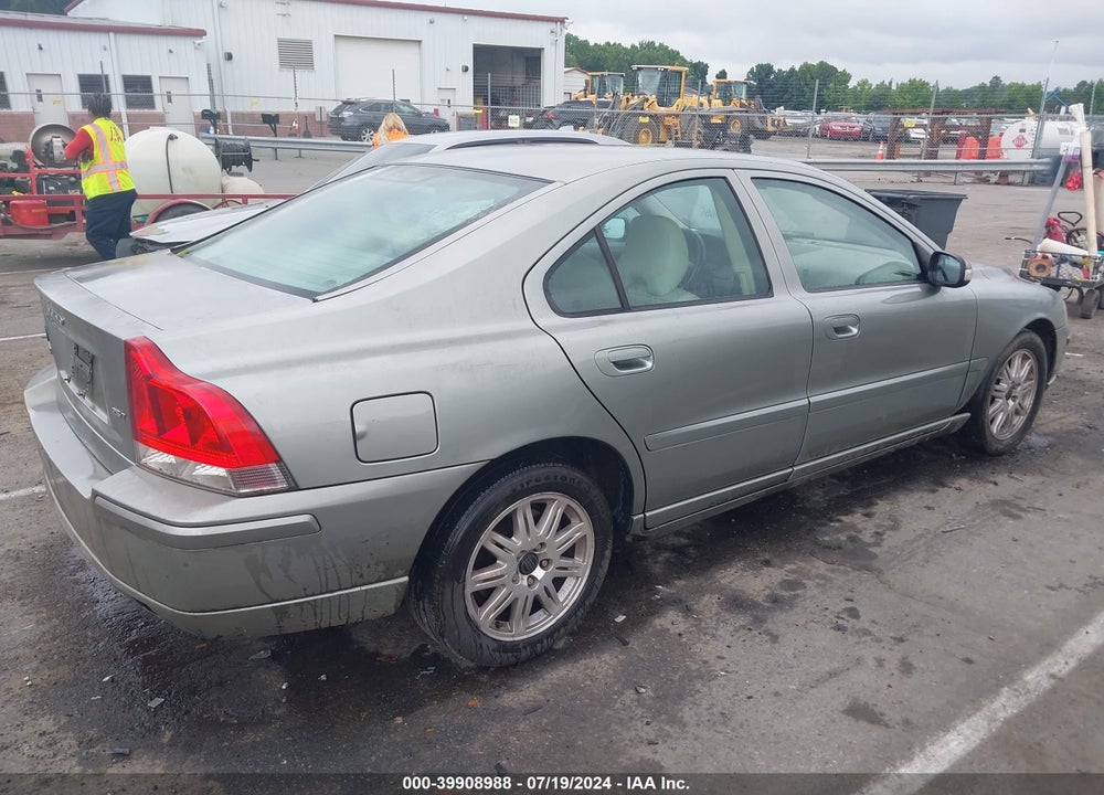 2007 VOLVO S60 2.5T VIN: YV1RS592972608692