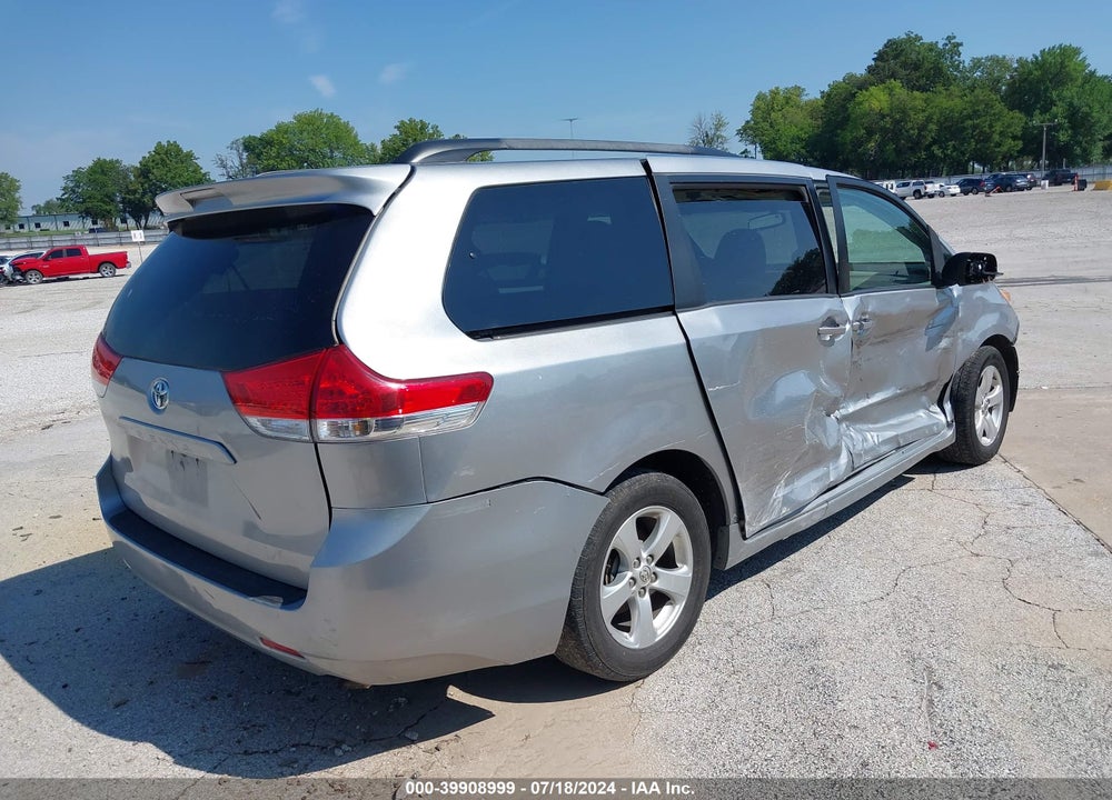 2013 TOYOTA SIENNA LE V6 8 PASSENGER VIN: 5TDKK3DC6DS391375