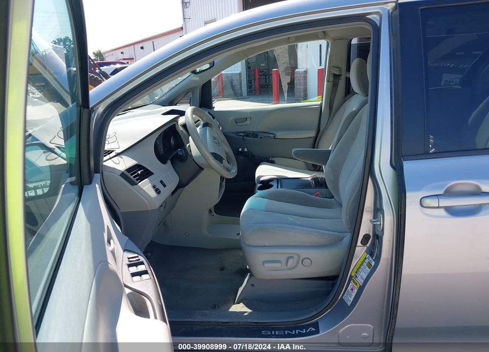 2013 TOYOTA SIENNA LE V6 8 PASSENGER VIN: 5TDKK3DC6DS391375