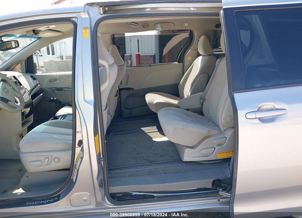 2013 TOYOTA SIENNA LE V6 8 PASSENGER VIN: 5TDKK3DC6DS391375