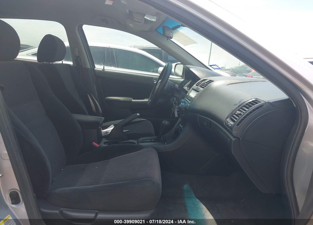 2004 HONDA ACCORD 2.4 LX VIN: 1HGCM56464A052856