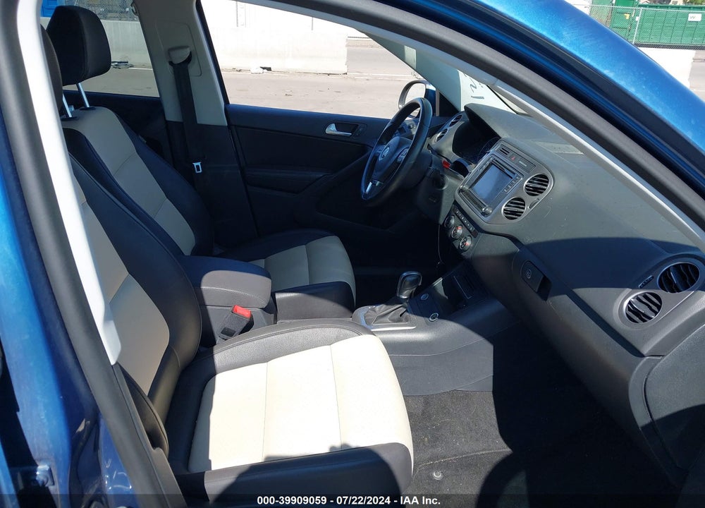 2017 VOLKSWAGEN TIGUAN 2.0T S VIN: WVGAV7AX0HW505910