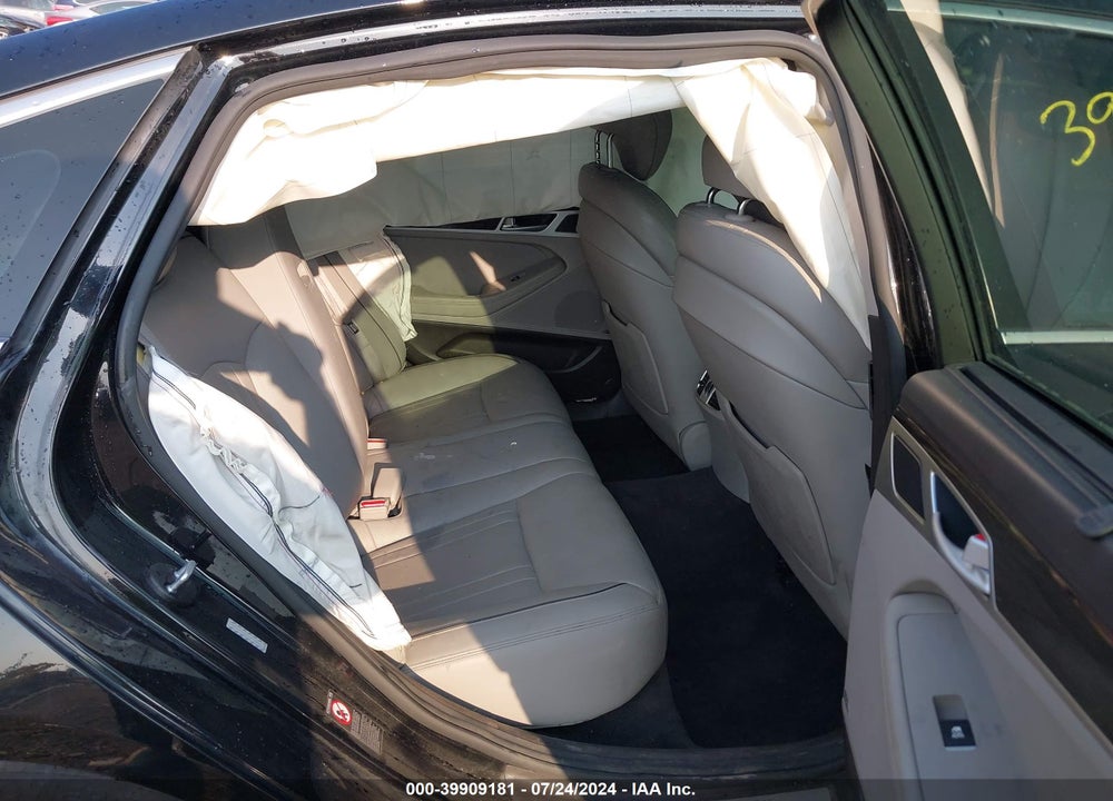 2016 HYUNDAI GENESIS 3.8 VIN: KMHGN4JE2GU116882
