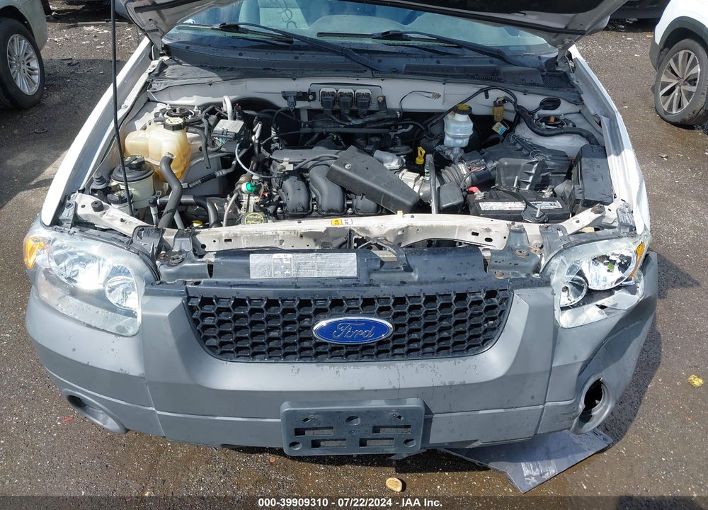 2005 FORD ESCAPE XLT VIN: 1FMYU03175KB08862