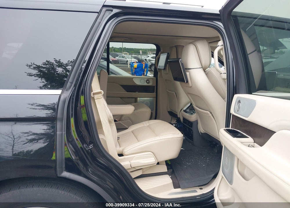 2019 LINCOLN NAVIGATOR RESERVE VIN: 5LMJJ2LT8KEL14108