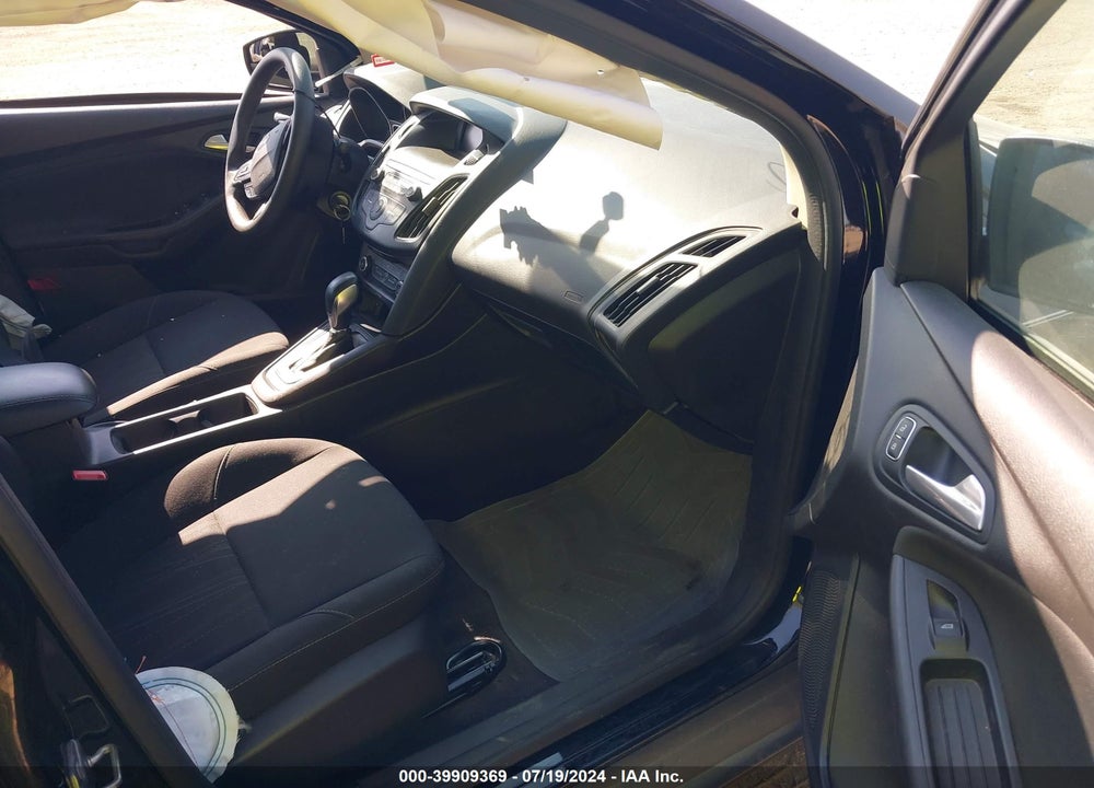 2018 FORD FOCUS SE VIN: 1FADP3F21JL268035