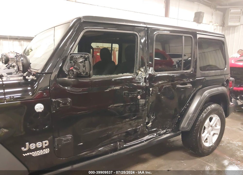2019 JEEP WRANGLER UNLIMITED SPORT S 4X4 VIN: 1C4HJXDG3KW540023