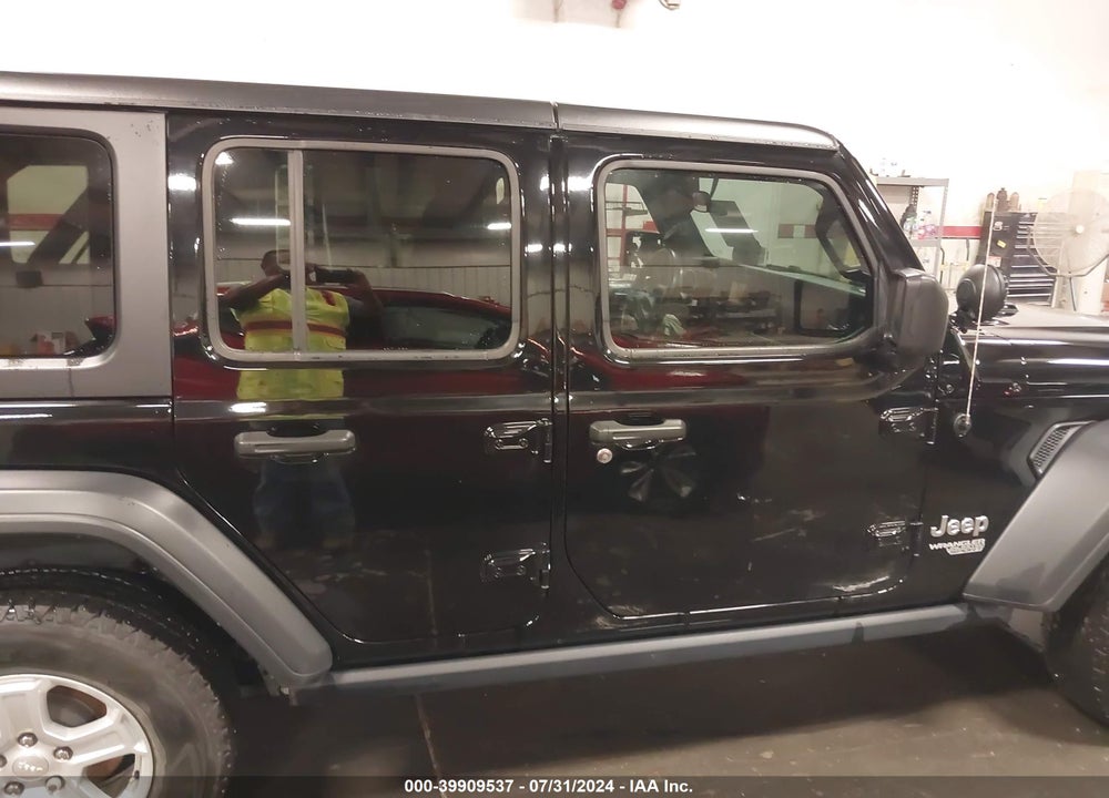 2019 JEEP WRANGLER UNLIMITED SPORT S 4X4 VIN: 1C4HJXDG3KW540023