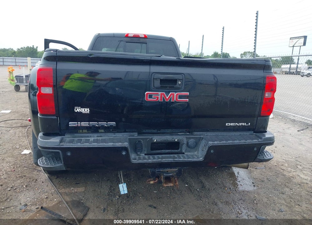 2015 GMC SIERRA 3500HD DENALI VIN: 1GT424E82FF185546