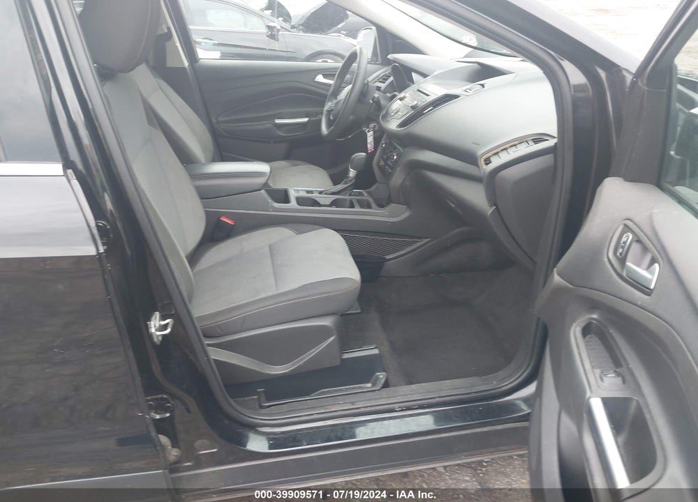 2017 FORD ESCAPE SE VIN: 1FMCU0G91HUE52397