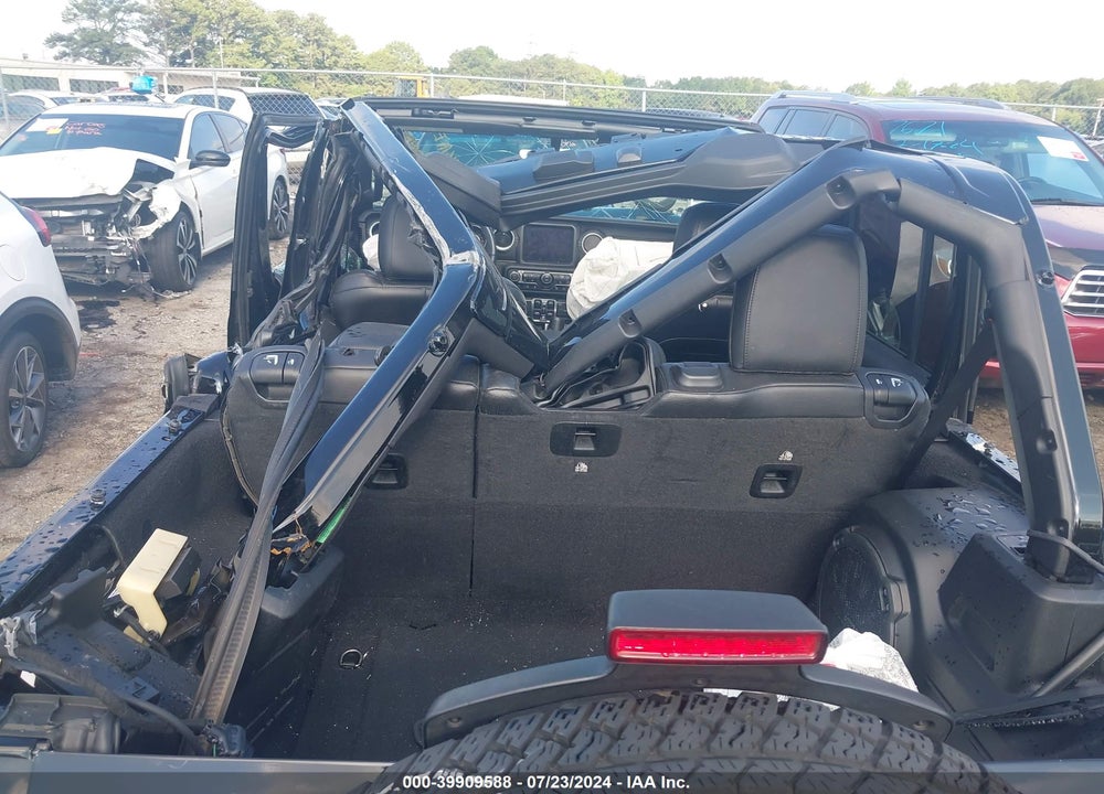 2020 JEEP WRANGLER UNLIMITED SAHARA 4X4 VIN: 1C4HJXEM8LW323444