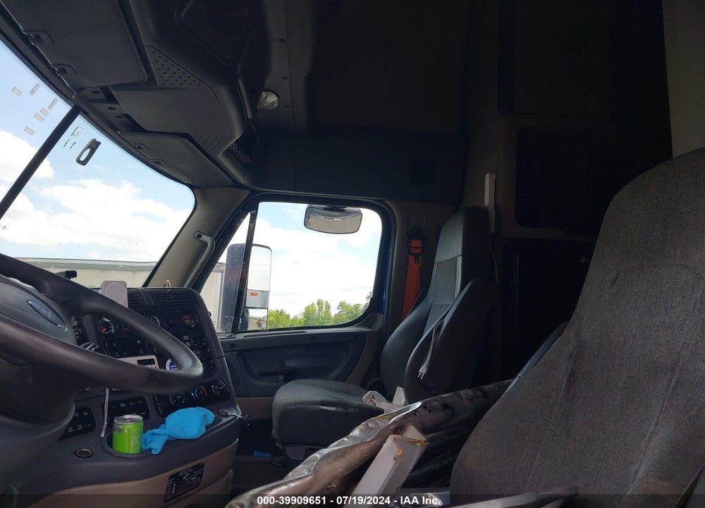 2018 FREIGHTLINER CASCADIA 125 VIN: 3AKJGLDR1JSHU5348