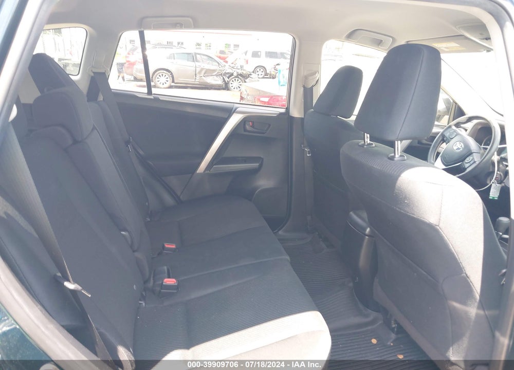 2018 TOYOTA RAV4 LE VIN: JTMZFREV8JJ735870
