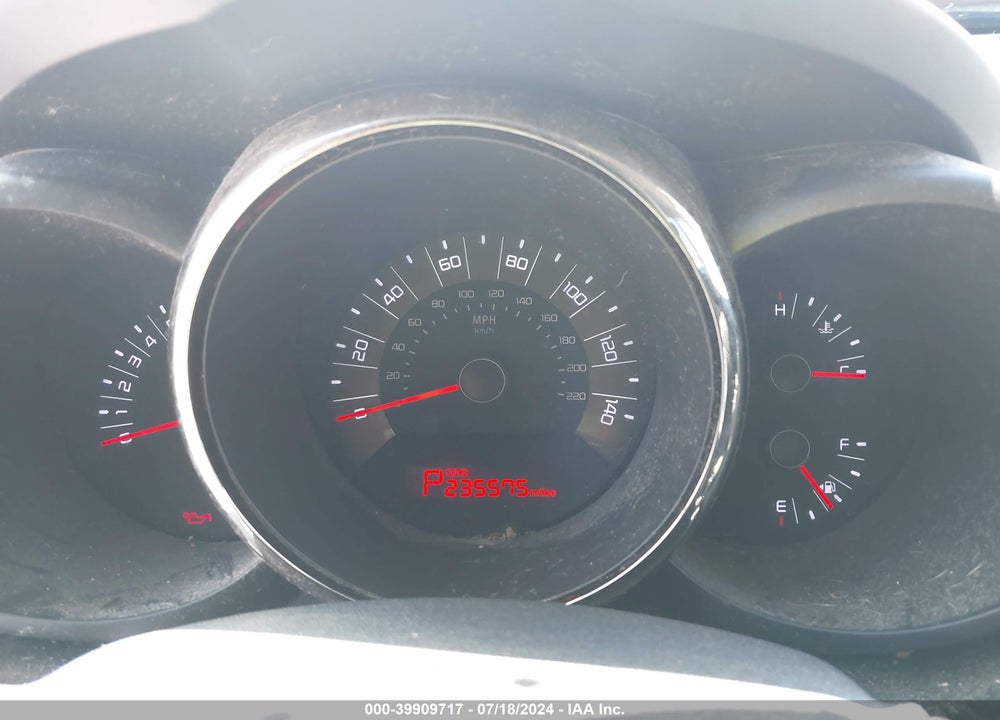 2011 KIA SOUL VIN: KNDJT2A27B7285913