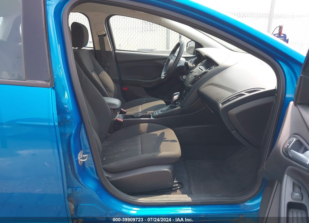 2016 FORD FOCUS SE VIN: 1FADP3F21GL238221