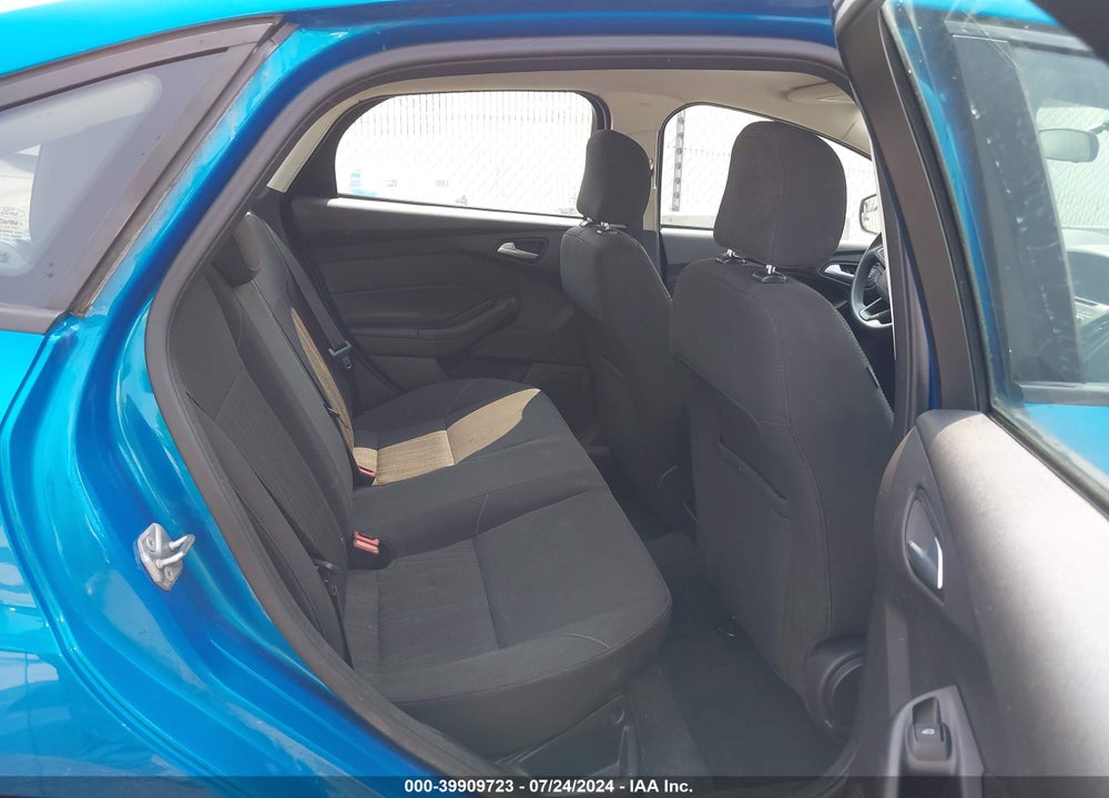 2016 FORD FOCUS SE VIN: 1FADP3F21GL238221
