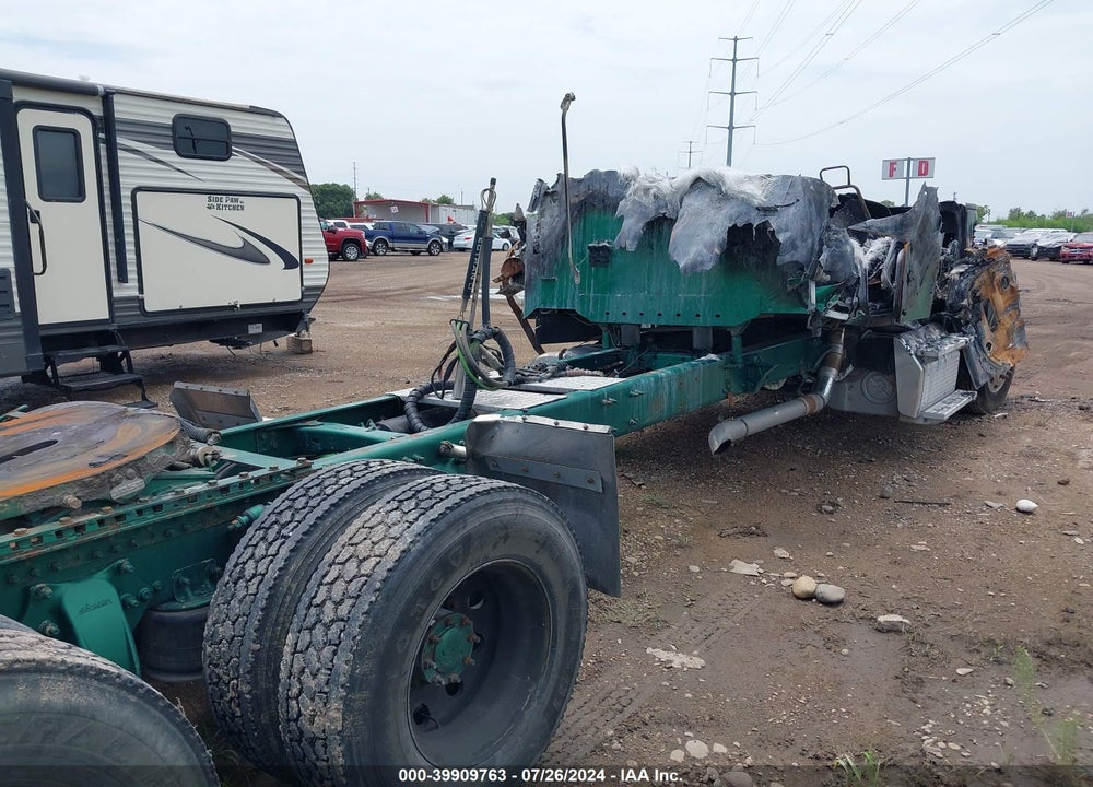 2013 FREIGHTLINER 122SD VIN: 3AKJGNDRXDDFB9261