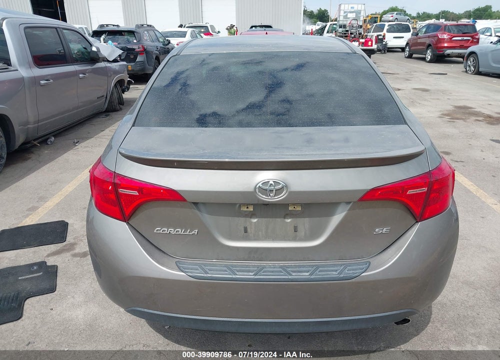 2018 TOYOTA COROLLA SE VIN: 5YFBURHE2JP780947