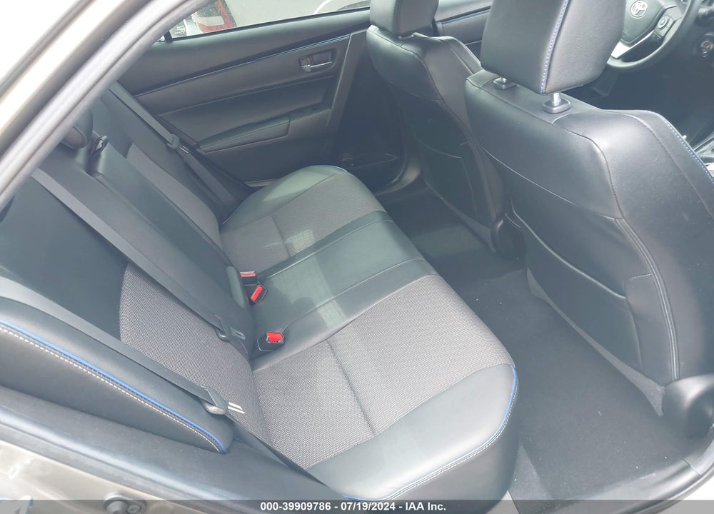 2018 TOYOTA COROLLA SE VIN: 5YFBURHE2JP780947