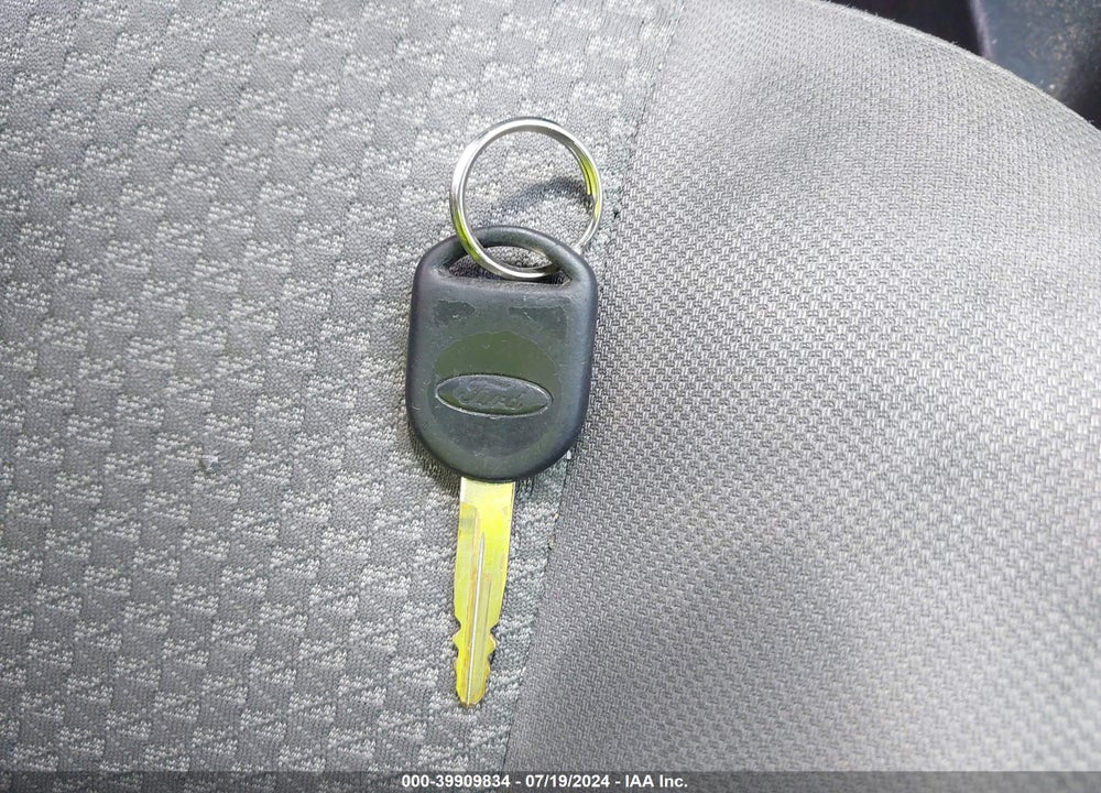 2007 FORD FOCUS S/SE/SES VIN: 1FAFP31N37W241646
