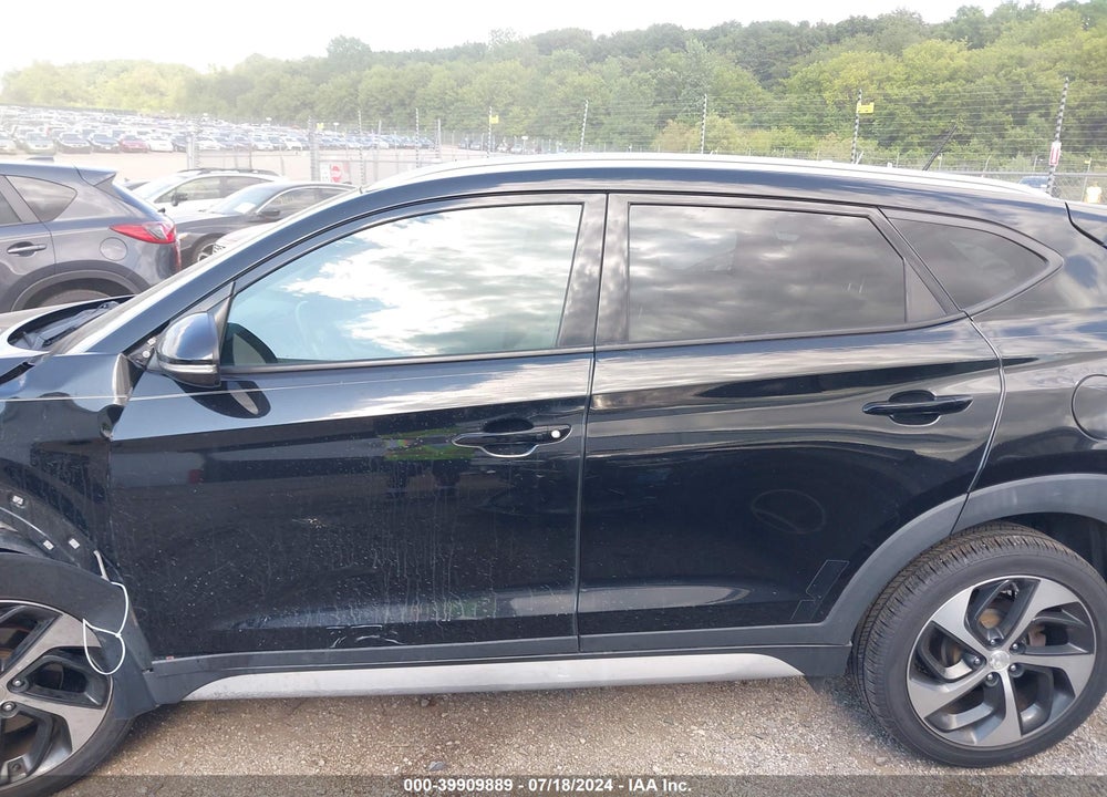 2017 HYUNDAI TUCSON SPORT VIN: KM8J3CA20HU369728