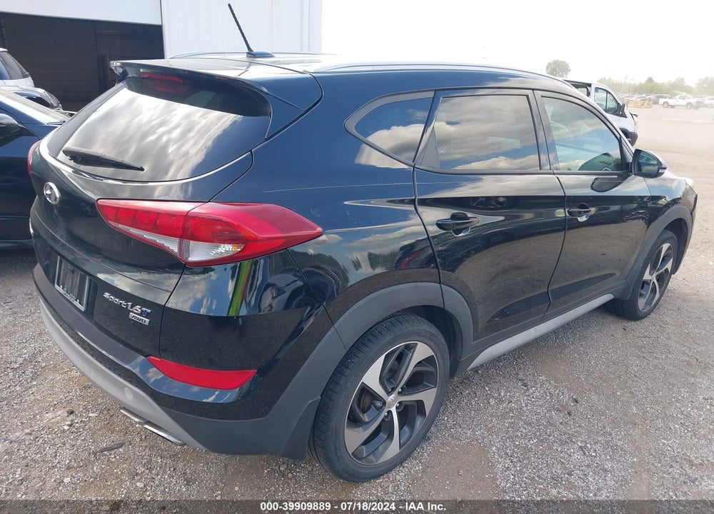2017 HYUNDAI TUCSON SPORT VIN: KM8J3CA20HU369728