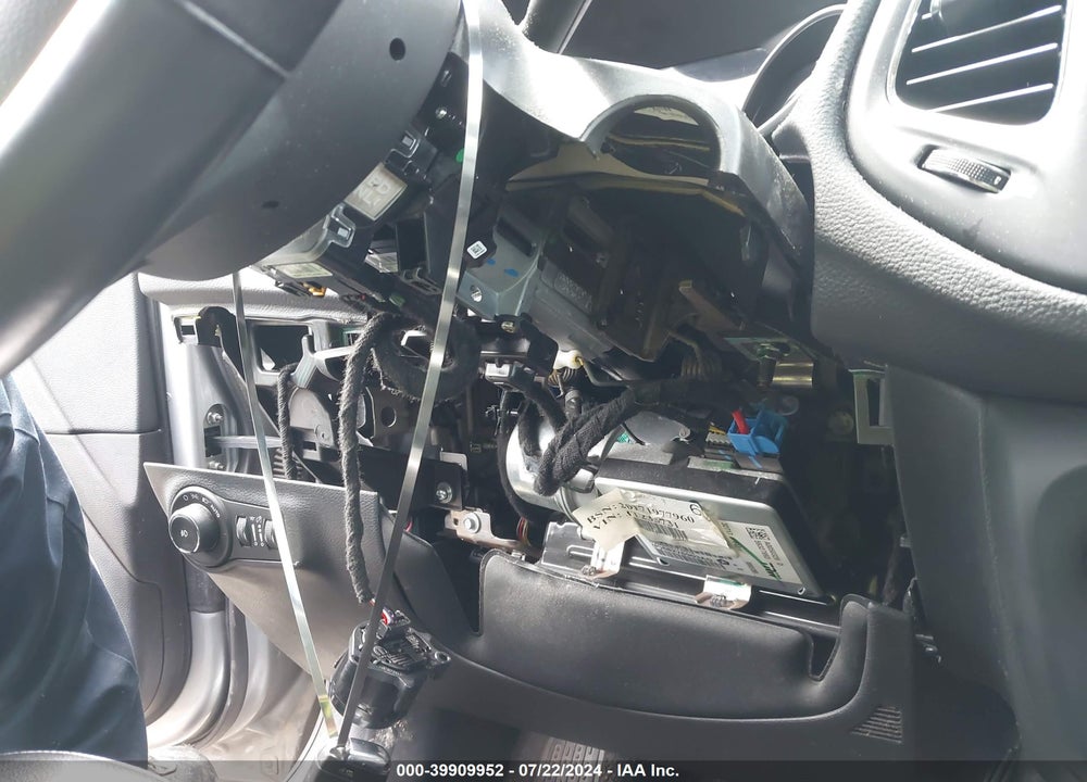 2018 JEEP COMPASS LATITUDE FWD VIN: 3C4NJCBB8JT233731