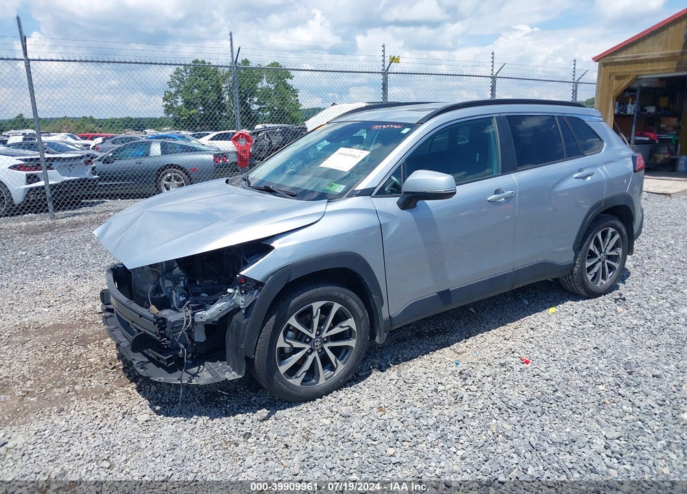 2022 TOYOTA COROLLA CROSS XLE VIN: 7MUDAABG9NV038562