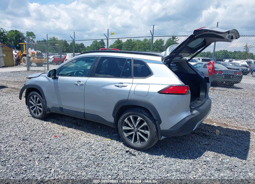 2022 TOYOTA COROLLA CROSS XLE VIN: 7MUDAABG9NV038562