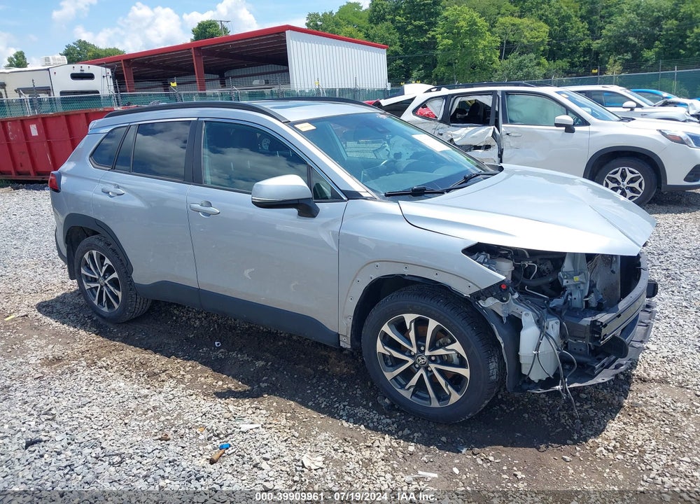 2022 TOYOTA COROLLA CROSS XLE VIN: 7MUDAABG9NV038562