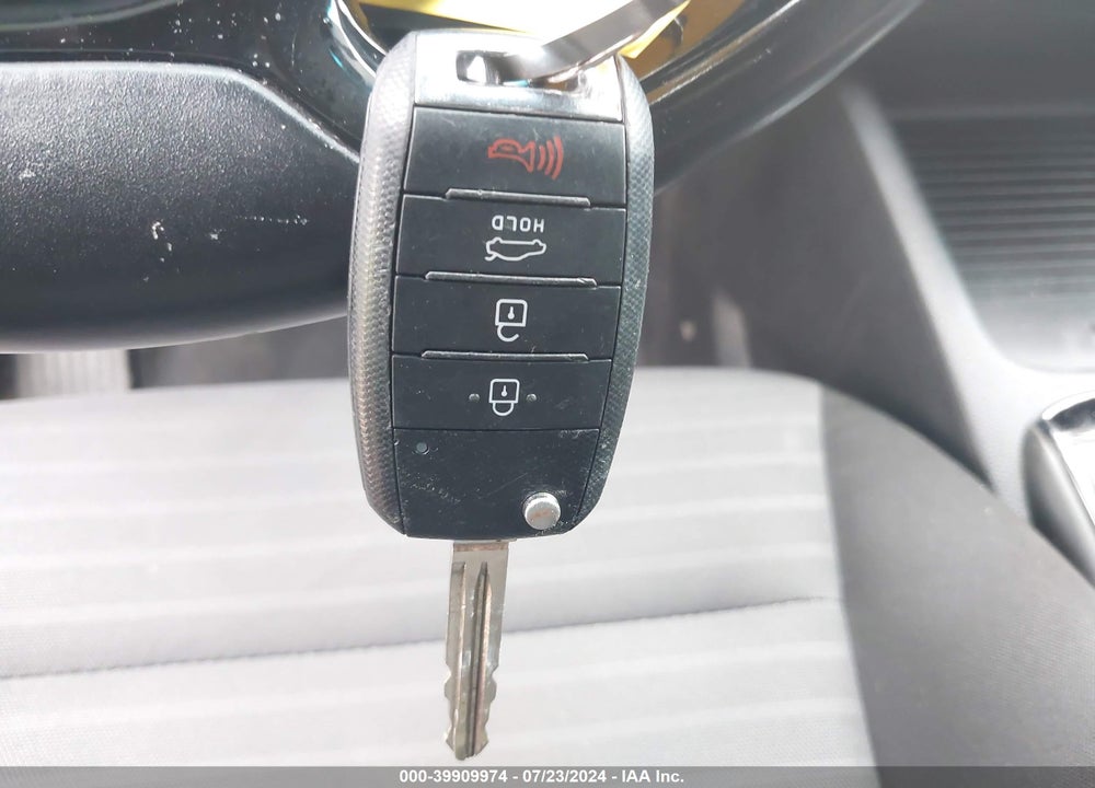 2018 KIA FORTE VIN: 3KPFL4A73JE238096