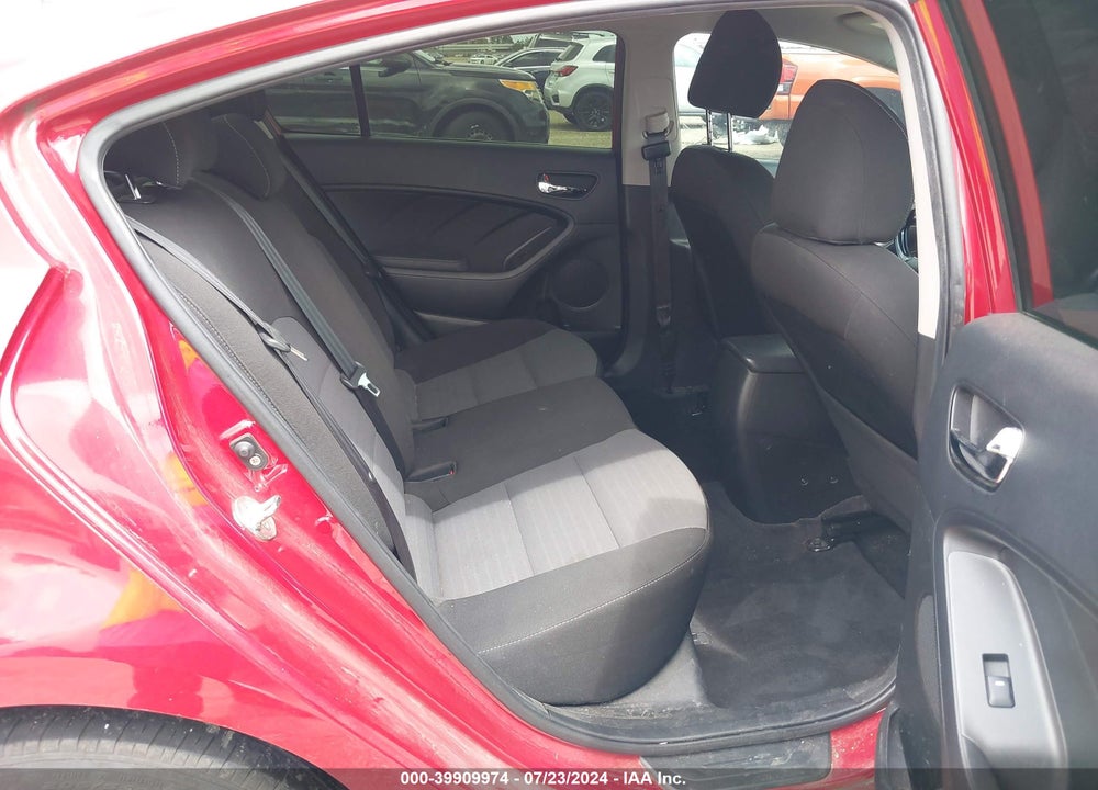 2018 KIA FORTE VIN: 3KPFL4A73JE238096