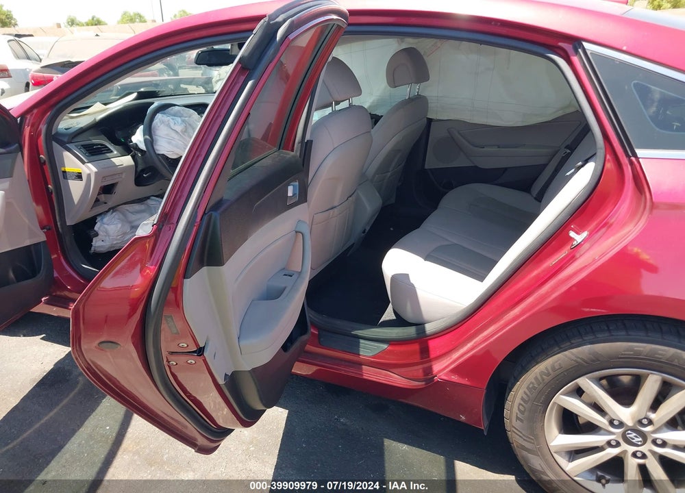 2015 HYUNDAI SONATA SE VIN: 5NPE24AF3FH000659