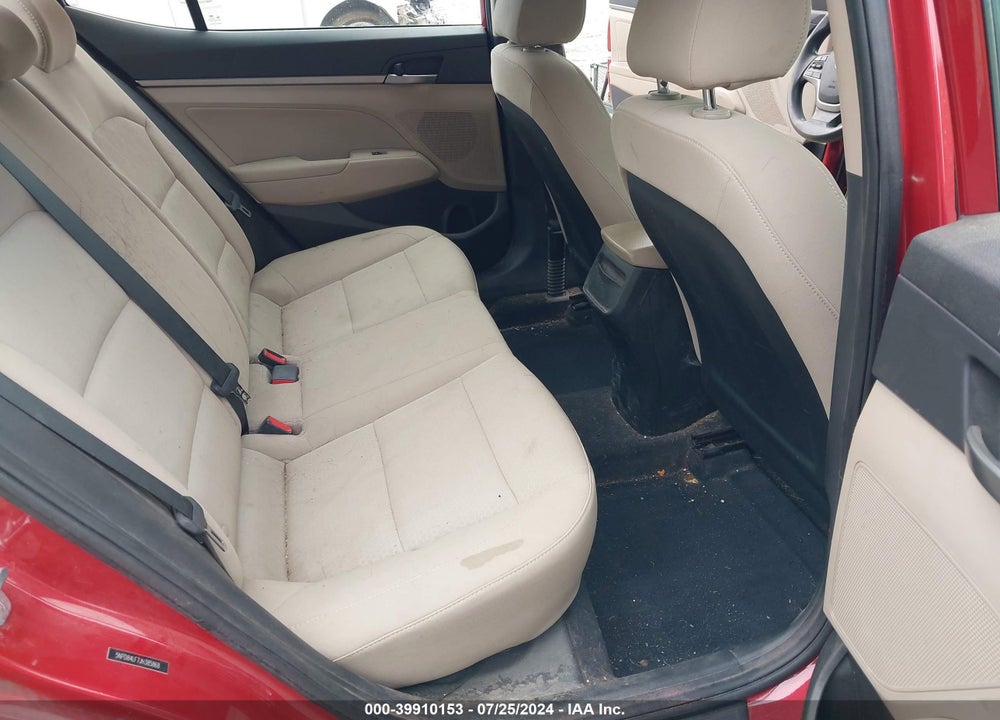 2018 HYUNDAI ELANTRA VIN: 5NPD84LF7JH385868