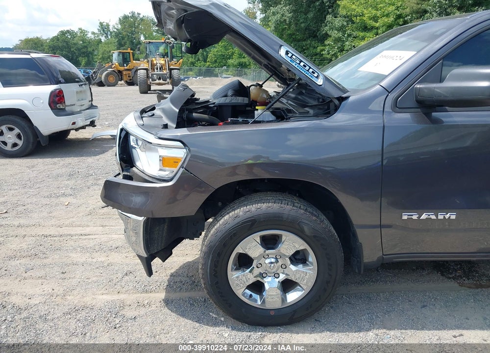 2021 RAM 1500 BIG HORN QUAD CAB 4X4 6'4 BOX VIN: 1C6RRFBG5MN700039