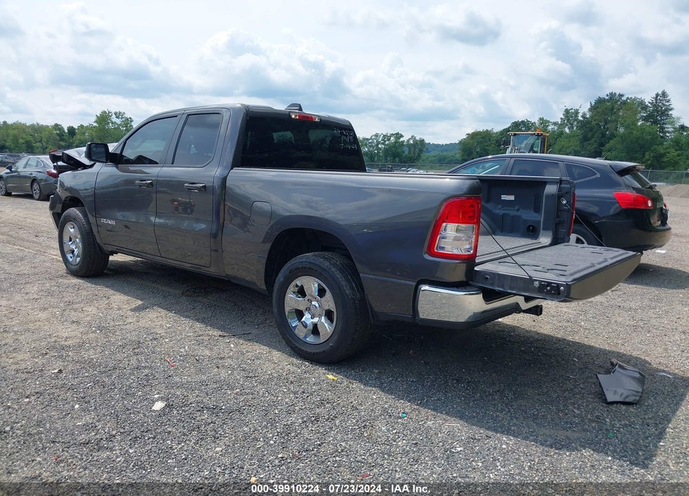 2021 RAM 1500 BIG HORN QUAD CAB 4X4 6'4 BOX VIN: 1C6RRFBG5MN700039