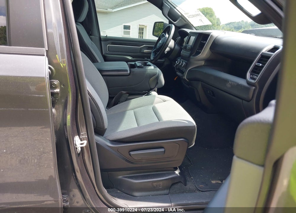 2021 RAM 1500 BIG HORN QUAD CAB 4X4 6'4 BOX VIN: 1C6RRFBG5MN700039